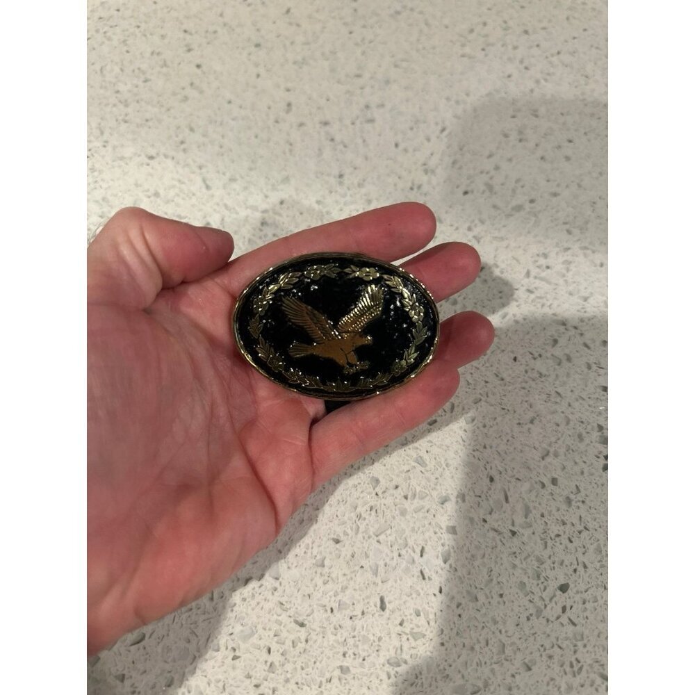 W USA - Oval Belt Buckle With Silvertone Eagle‎ in Flight Surrounded